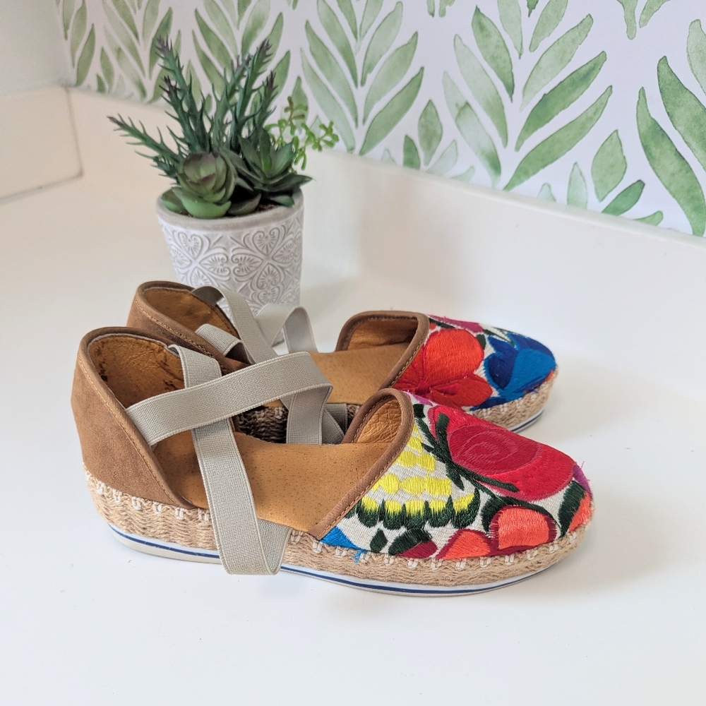 Handmade Embroidered Flatform Sandals 8.5-9 Stretchy Ankle Strap Colorful